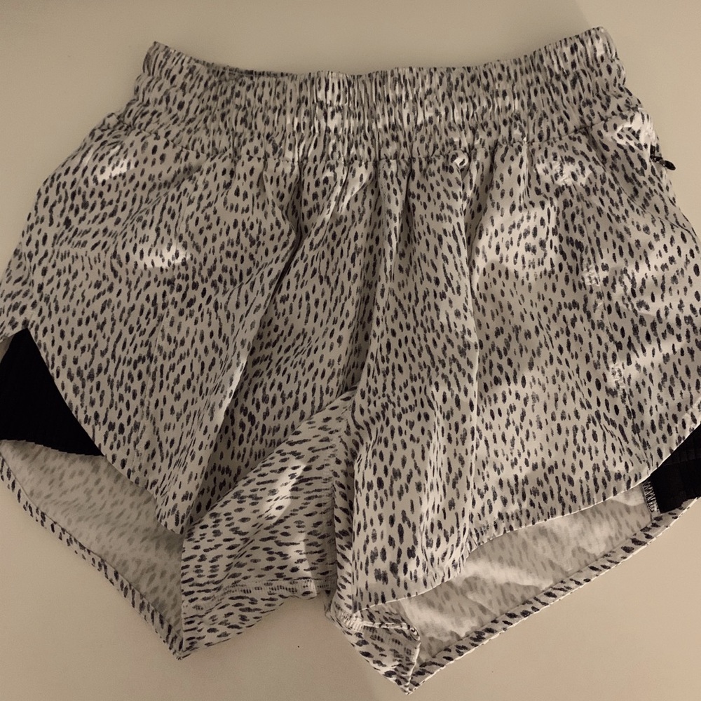 Women’s Print Black Beige Lululemon Shorts 4